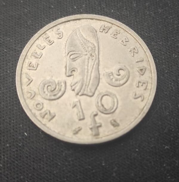 nouvelles hébrides pièce 10 francs 1967 sans ieom seulement 200 000 exemplaires (copie)