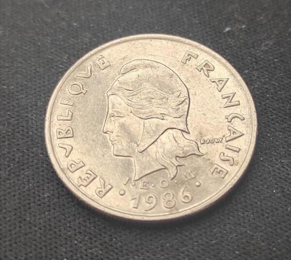 polynésie française 10 francs i e o m 1986 seulement 400 000 exemplaires !