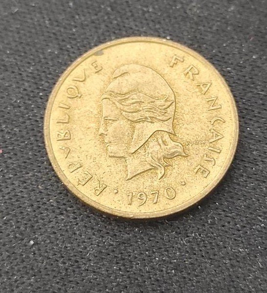 nouvelles hébrides pièce de 1 franc 1970 sans ieom 435 000 exemplaires. (copie)