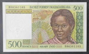 madagascar billet de 500 francs / 100 ariary type 1994 pick 75 neuf ( unc )